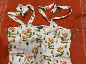 Sweetheart Neckline Tie-up Front Slit Floral Dress