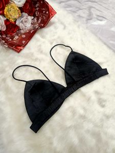 🖤Padded Black Bralette Top🖤