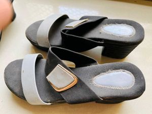 Comfortable Black &amp; Gray Slides