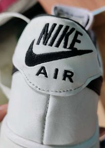 Nike Air Force 1 - Classic Style