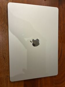 MacBook Air 15” (M2, 2023) – Silver
