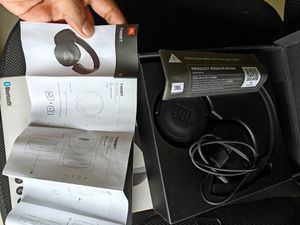 JBL 460BT 🎧 (Not 450 ) Smells Brand New