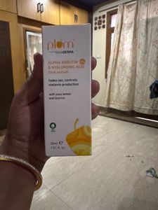 Plum Alpha Arbutin & Hyaluronic Acid Serum