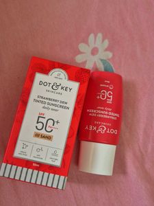 Dot & Key Strawberry Dew Sunscreen