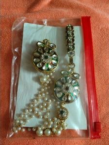 Elegant Kundan Pearl Saree Pin