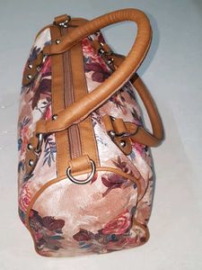 06 Hand Bags