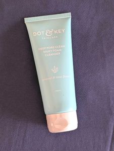 Dot &amp; Key Facewash