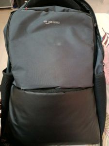 Amazon Basics Laptop Backpack