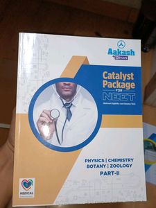 AAKASH + BYJUS JEE NEET Educational Books