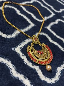 Elegant Gold-Tone Necklace