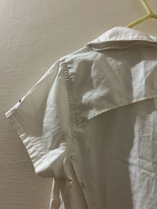 Women&#39;s white shirt top