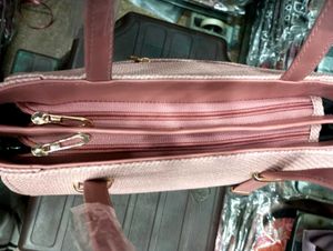 ✨Stylish Pink Handbag 👜