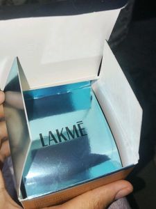 Lakme Hyaluronic Dewy Gel Creme