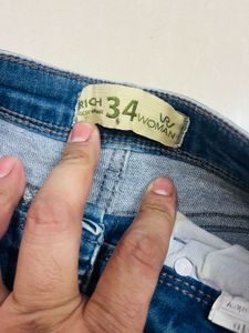 Stylish Women’s Denim Shorts–Trendy &amp; Comfortable