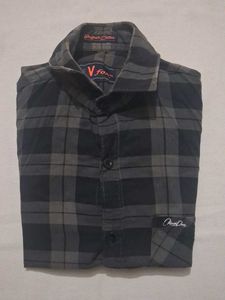 Men&#39;s Grey Plaid Casual Shirt