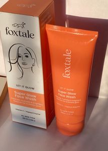 Foxtale Super Glow Face Wash