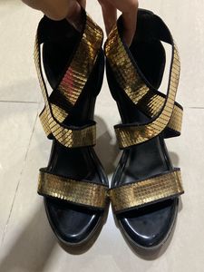 Super Hot Black And Gold Sequin Heels✨🖤on Sale