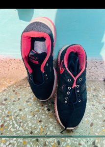 Sports Shoes