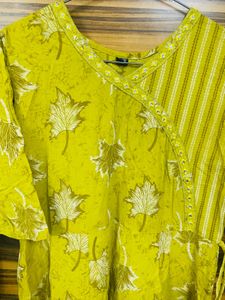 Beautiful Anarkali Kurta Set With Duppata 💛