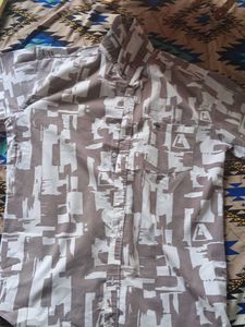 Patterned Men&#39;s Shirt