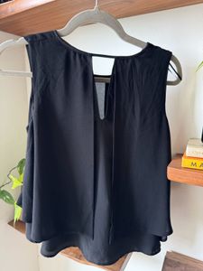 Chic Black Sleeveless Top
