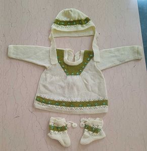 Brand New Handmade Knitted Baby Set - Adorable!