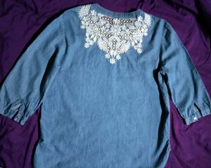 Soft Denim Embodeiry Top