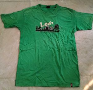 Levi's Tshirt green