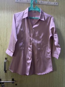 beautiful peachy pink shirt💗