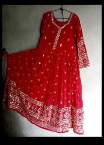 pink Embroidered Kurta.srif 30 miniut wear kiya.