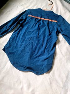 women blue tunic