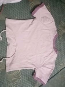 Pink Crop T-shirt With Back Arc Cut Pattern
