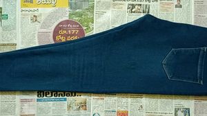 Womens Blue Jeans pant