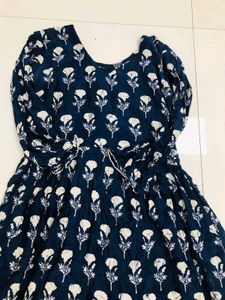 Floral Print Navy Blue Nyracut Kurti With Leggings