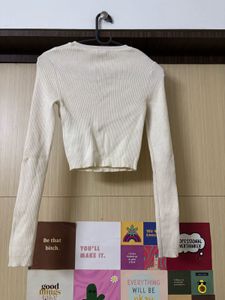 ONLY Cut Out Long Sleeve Crop Top