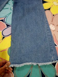 FADED DENIM JEANS