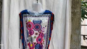 6412. Patterned Sleeveless Tunic Top