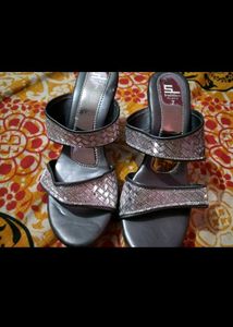 Very Stylish Dress With Sendal