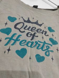 Queen of Hearts Tee
