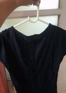 Max Black Top