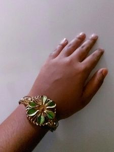 Golden And Green Colour Mixed Traditional Bangle