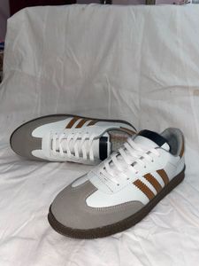 Stylish White ADIDAS Sneakers 👟 🔥🔥