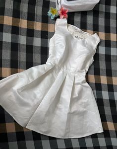 Pretty White Dress With Back Bow Design