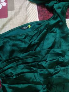 Elegant Emerald One-Shoulder Gown - Satin