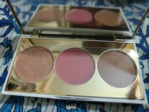 Myglamm 3 In 1Highlighter+ Blush+Bronzer Palette