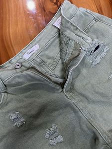 untouched very new shorts, denim size, extra small