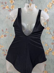 Chic Black &amp; White Striped Swimsuit