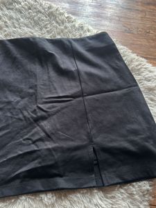Black Skort