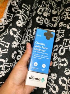 Derma Co Creamy Daily Face Cleanser🌸