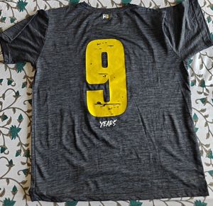 5 Men&#39;s Graphic T-Shirt Bundle - Size M